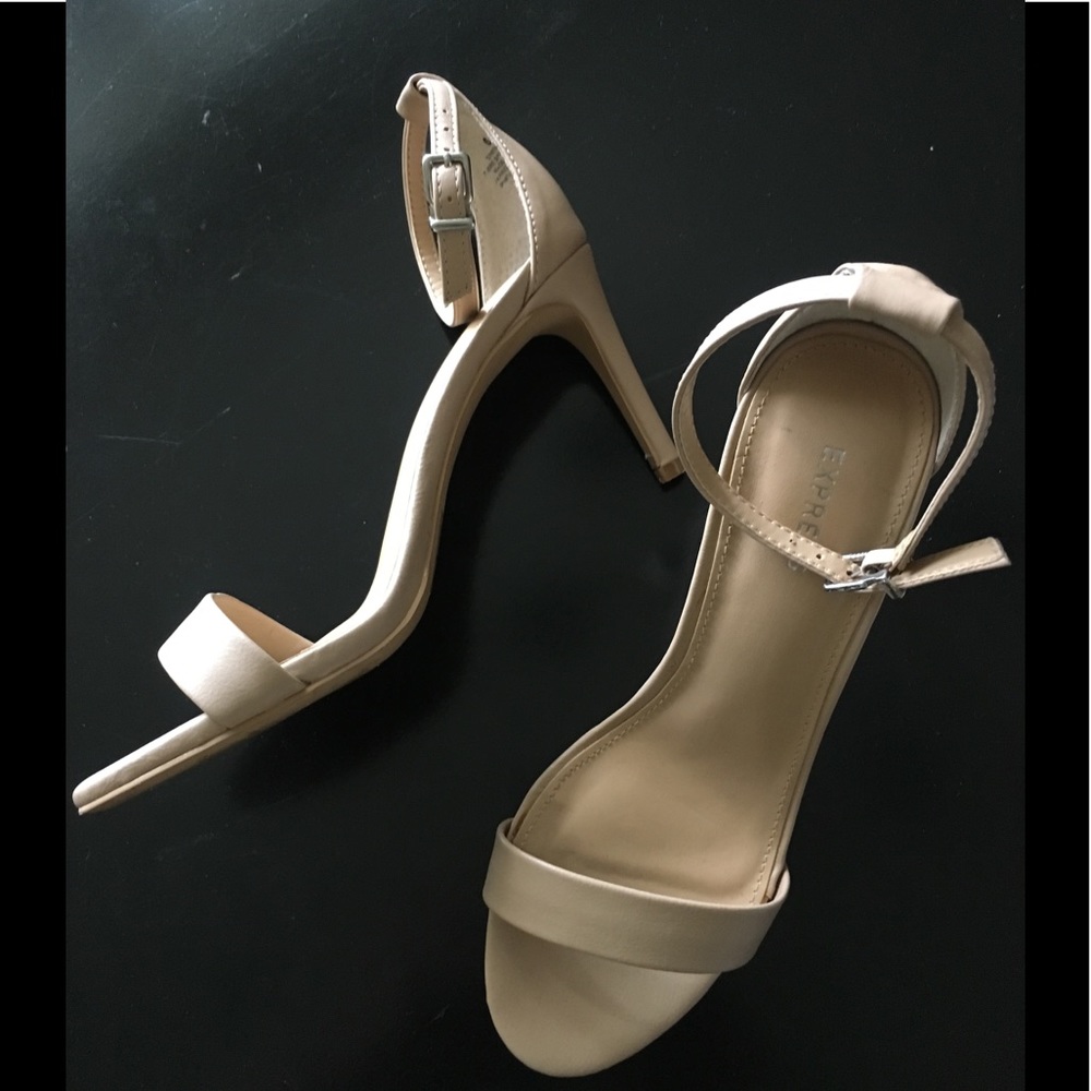 Express Nude 3 inch heels 👠